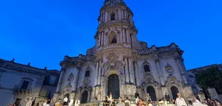 Il Mediterraneo di Cucinelli sfila a Modica