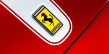 Ferrari batte le attese: nel 2025 +5% di utili e +7% di ricavi. Il titolo balza a Piazza Affari
