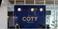 Coty perde la licenza Gucci beauty, S&P taglia a BB. Impatto su debito, margini e strategia