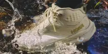 Deckers supera il miliardo di ricavi nel trimestre. Hoka (+7,7%) e Ugg (+5%) trainano il business
