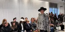 Il denim-scultura di Victor Hart debutta alla Milano fashion week
