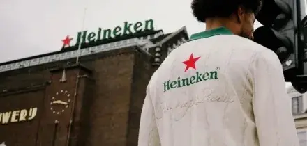 Heineken taglia 5.000-6.000 posti di lavoro nei prossimi due anni: pesa il minor consumo di alcolici. Titoli in rialzo