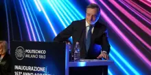 Draghi: Ue sposi l&rsquo;AI, finora troppa cautela. E traccia la strada per l&rsquo;innovazione fatta dai giovani
