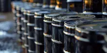 Petrolio +4% e gas +5% con Israele che bombarda l&rsquo;Iran. Per quanto tempo possono durare le scorte?