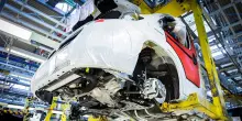 Stellantis colpita dallo sciopero degli autotrasportatori per il caro gasolio: si ferma la produzione ad Atessa