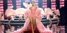 Victoria’s secret torna in passerella e genera 213,6 milioni di dollari in miv in 24 ore