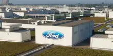 Ford prevede oneri straordinari per 19,5 miliardi di dollari nel settore dei veicoli elettrici