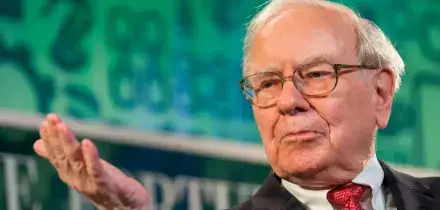 Warren Buffett rompe con la tradizione: niente donazioni alla Gates Foundation. Il patrimonio Berkshire sar&agrave; distribuito entro il 2034