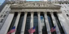 La diretta da Wall Street | Le borse Usa girano in positivo. L’oro tocca nuovi massimi storici. Cinque titoli da monitorare