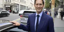 John Elkann esce dalla sanit&agrave; italiana: Exor vende a Reale Group l&rsquo;80% di Lifenet Healthcare. Operazione da 600 milioni