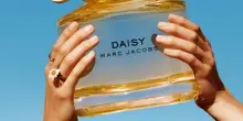 Coty chiude l&rsquo;anno con ricavi a 5,8 miliardi (-5%). Il 2027 sar&agrave; un anno &laquo;strategico&raquo;