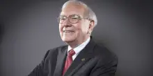 Berkshire Hathaway shock: 397 miliardi in liquidit&agrave;, Wall Street in allerta. Abel (erede di Buffett) conferma la linea dura sul bitcoin