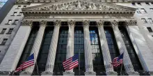 La diretta da Wall Street | Le borse Usa aprono in rosso: sale il petrolio e scendono i chip. T-bond decennale vicino al 5%