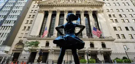 La diretta da Wall Street | Petrolio e rendimenti dei Treasury in crescita pesano sulle borse Usa. Nasdaq in calo dello 0,3%