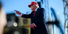 Energia, Trump congela dazi e sanzioni alla Russia. Zelensky: &laquo;Se cadiamo, 20 milioni di profughi in Europa&raquo;