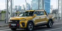 KGM debutta in Europa con il pick-up elettrico da 380 km di autonomia