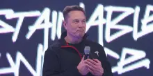 Elon Musk: i robot Optimus in vendita al pubblico entro la fine del 2027