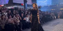 Gucci conquista Times square per la prima sfilata cruise di Demna