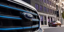 Ford batte le attese e rivede al rialzo le stime 2026: Suv e pick-up trainano i conti, l&rsquo;elettrico resta in perdita