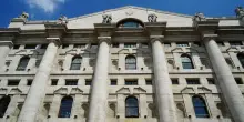 Piazza Affari vola anche a giugno: Ftse Mib su del 3,3%, smentita la maledizione del sesto mese grazie alle banche