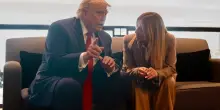 Trump shock su Meloni: &laquo;Ho fatto la foto con lei al G7 perch&eacute; mi ha fatto pena&raquo;