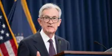 Powell (Fed): non bado agli attacchi di Trump. Senza dazi avremmo già tagliato i tassi, debito Usa insostenibile