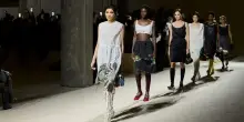 Prada, gli analisti stimano vendite in salita ma margini sotto pressione