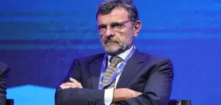 Fideuram (Intesa Sanpaolo), l&rsquo;ex presidente Paolo Molesini vittima di una truffa hacker da 36 milioni