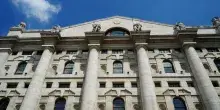 Banca Akros cambia le 15 top picks di Piazza Affari: ecco le azioni su cui punta a settembre, upside fino al 65%