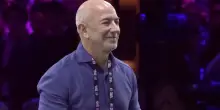Parla Jeff Bezos (Amazon): L&rsquo;Ai non ci ruber&agrave; il lavoro, ma ci dar&agrave; un bulldozer per farlo pi&ugrave; velocemente. E su Trump vi dico&hellip; | Il video
