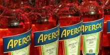 L&rsquo;alcol non brinda pi&ugrave;: da Campari a Diageo vendite ferme e titoli in rosso. Come i big del settore provano a ripartire