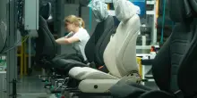 Auto, la componentistica italiana perde quasi 4 mila addetti. Ma ora gli ordini di Stellantis pesano meno