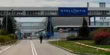 Stellantis licenzia in Polonia: a rischio fino a 700 posti a Tychy per il calo della domanda su Jeep e Alfa Romeo