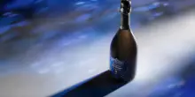 Dom P&eacute;rignon ipnotizza con le nuove limited edition effetto Kaleidoscope firmate Damien Hirst