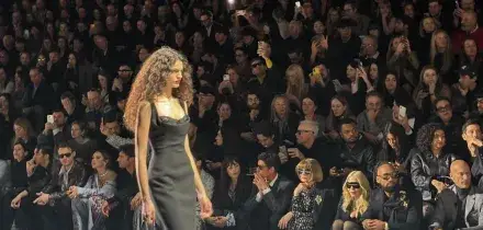 Dolce&Gabbana celebra la sua identit&agrave; e porta Madonna alla Milano fashion week