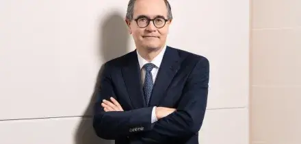 Renault, l'ad Provost promuove l&rsquo;accordo Ue-Cina sulle ibride: una svolta. E conferma 10 miliardi in Francia