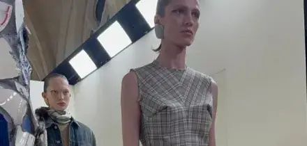 La borghesia distorta di Acne studios alla Paris fashion week