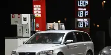 Carburanti, il governo approva un nuovo taglio delle accise: prorogato lo sconto di 17 centesimi per il diesel