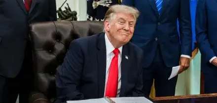 Trump blinda la corsa all&rsquo;AI: sar&agrave; il petrolio dei prossimi 20 anni. E la sfida alla Cina sui data center