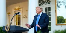 Trump: &laquo;Ho guadagnato centinaia di miliardi di dollari con le azioni per gli Stati Uniti non per me stesso&raquo;
