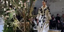 Antonio Marras in fuga tra le rose
