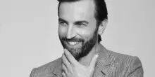 Nicolas Ghesqui&egrave;re, Macron insignisce della L&eacute;gion d&rsquo;honneur il designer di Louis Vuitton