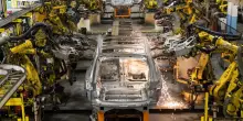 Dazi auto, Usa e Canada trattano per ridurre le tariffe dal 25% al 15%. Stellantis alla finestra