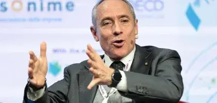 Poste, trimestrale record e guidance alzata. Opas su Tim entro settembre: spinger&agrave; il dividendo