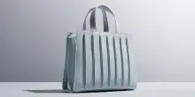 Max Mara celebra dieci anni della Whitney bag