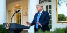 Elezioni Usa, arriva il &laquo;dividendo Trump&raquo; per le midterm: assegno da 5 mila dollari a tutti se vincono i repubblicani