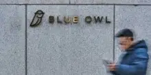 Il fondo Blue Owl vende asset per 1,4 miliardi di dollari e limita la liquidit&agrave; agli investitori privati