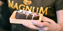 Magnum debutta in borsa, il colosso dei gelati di Unilever valutato 7,8 miliardi: cosa cambia con l’ipo