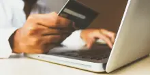 Il debito invisibile degli italiani, cos&igrave; il buy now pay layer sta sostituendo le banche. Ma si rischia la bolla