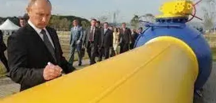 Guerra, ecco chi compra ancora il gnl russo che Descalzi chiede di non mettere al bando